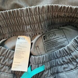 Figs Graphite Gray Scrub Pants.